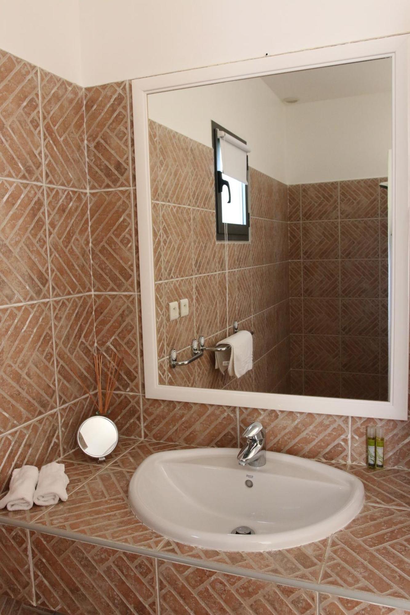 Le Relais D'Angelique Bed & Breakfast Lunel  Bagian luar foto