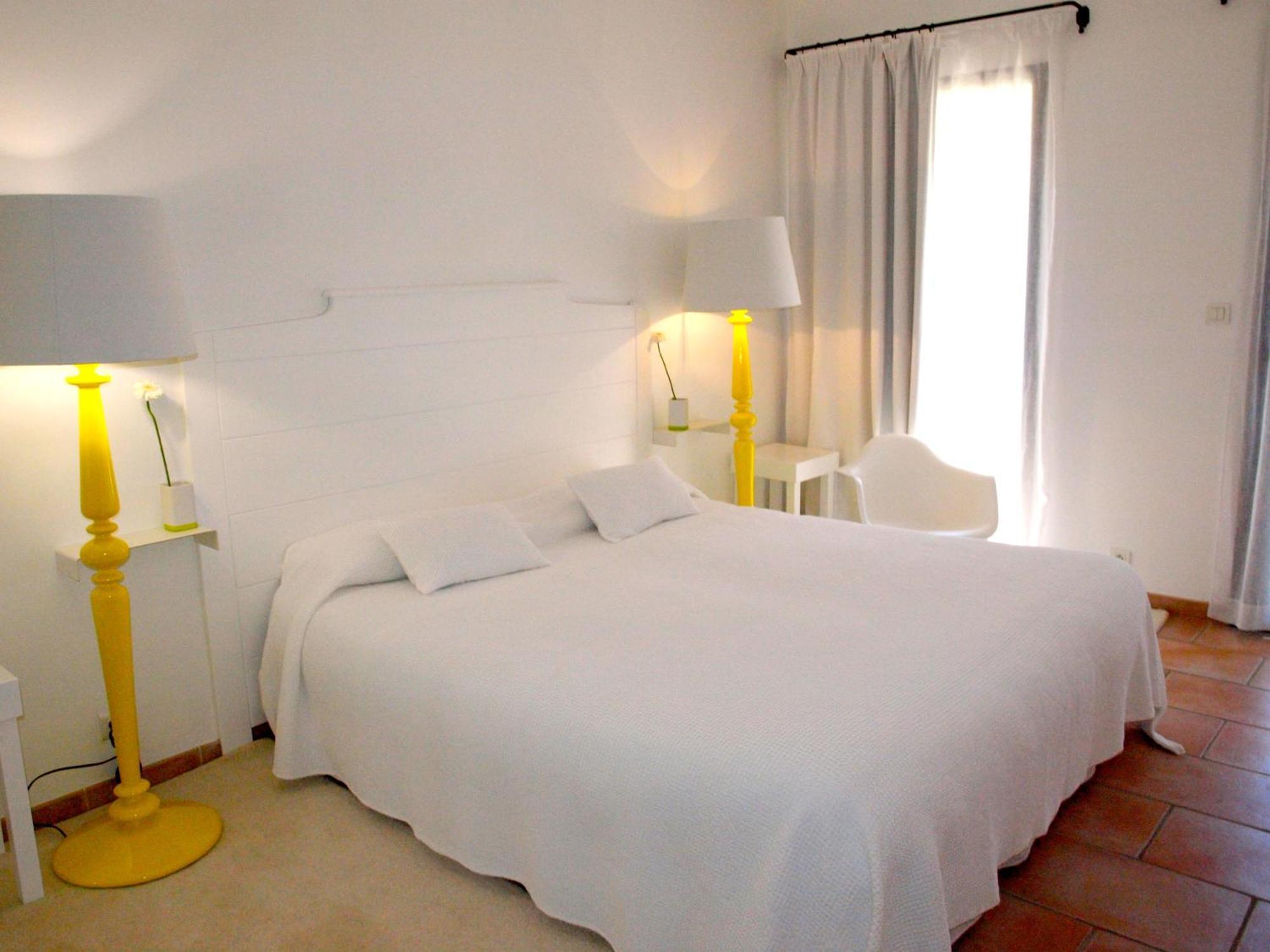 Le Relais D'Angelique Bed & Breakfast Lunel  Bagian luar foto