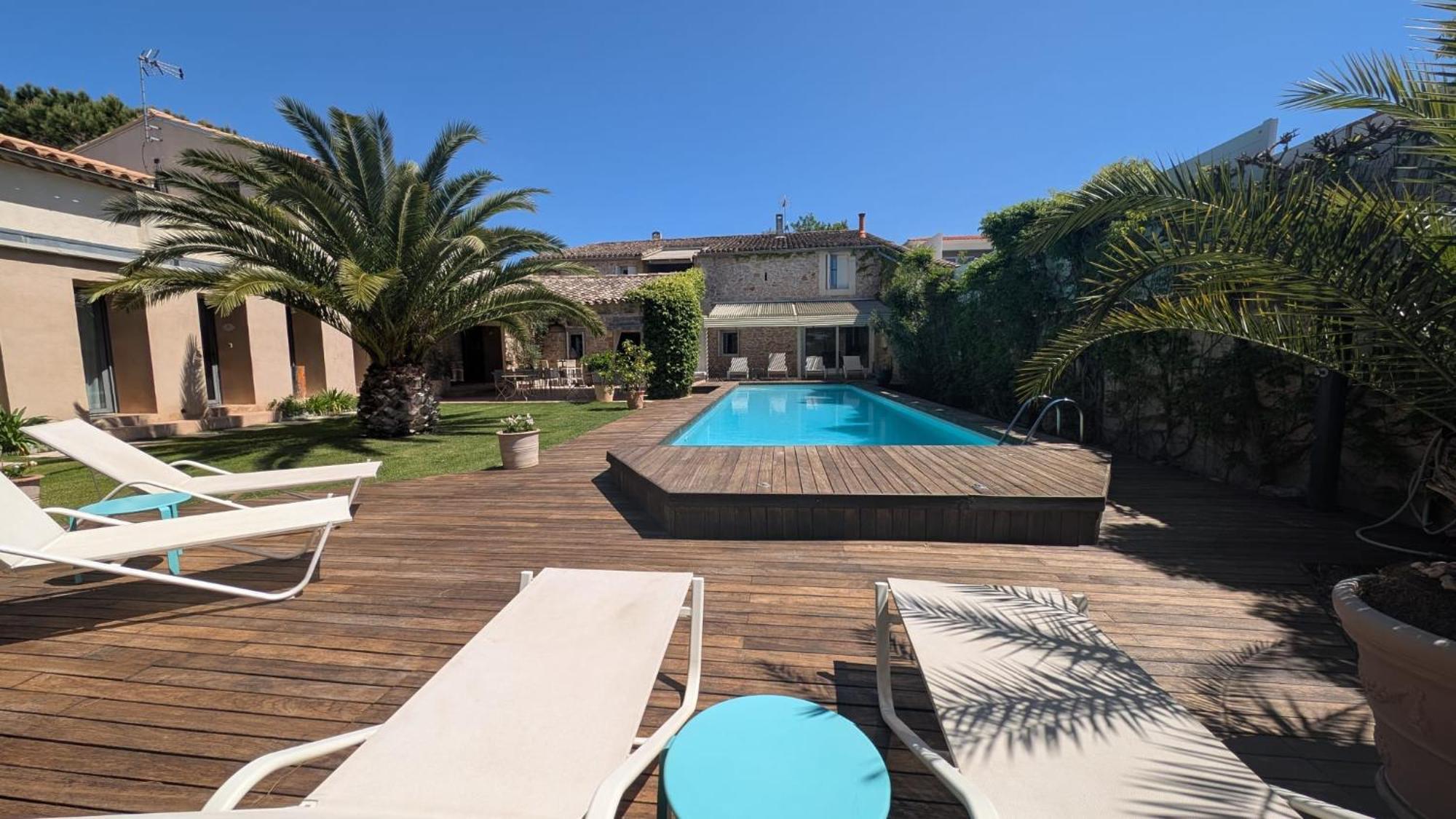 Le Relais D'Angelique Bed & Breakfast Lunel  Bagian luar foto